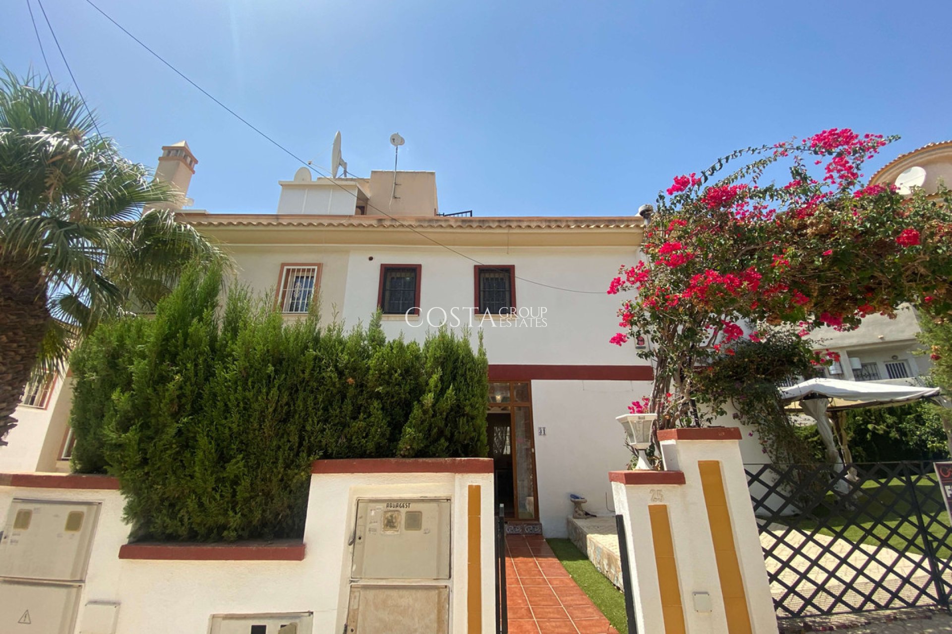 Herverkoop - Villa -
Orihuela - Villamartin