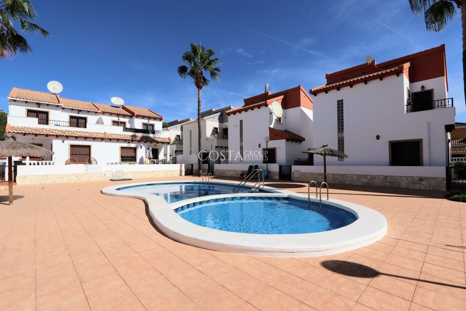 Herverkoop - Villa -
Orihuela - Villamartin