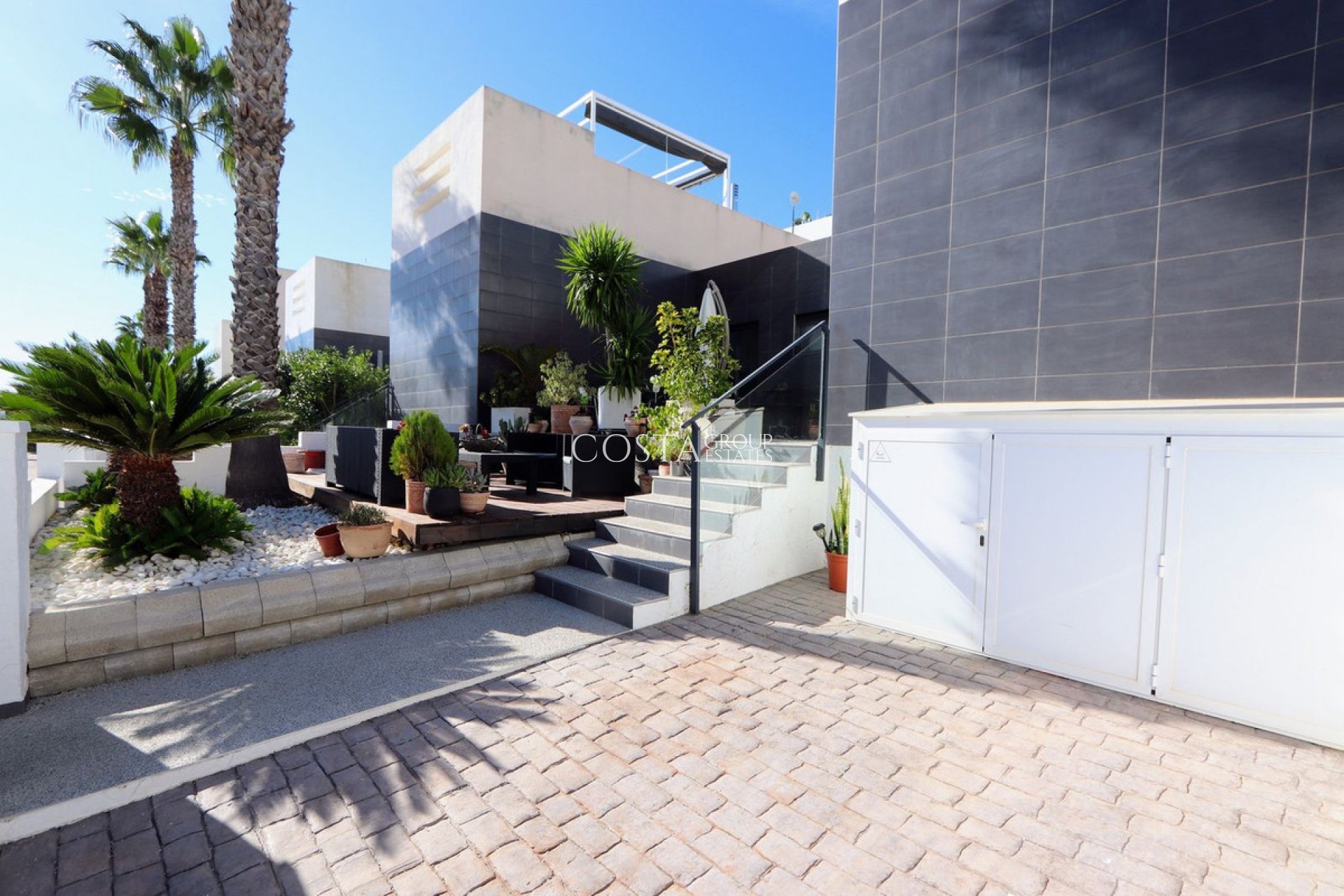 Herverkoop - Villa -
Orihuela - Villamartin