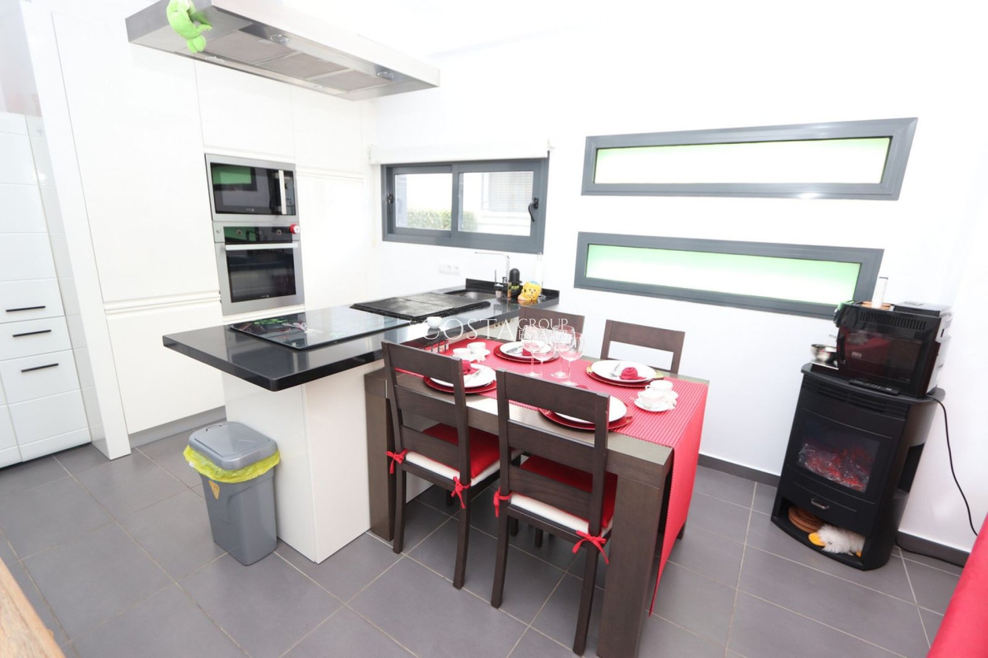 Herverkoop - Villa -
Orihuela - Villamartin