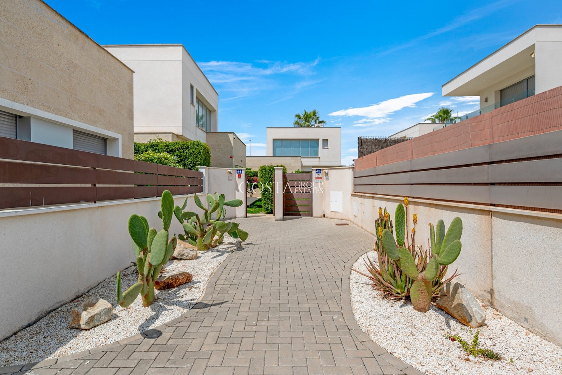 Herverkoop - Villa -
Orihuela - Vistabella Golf
