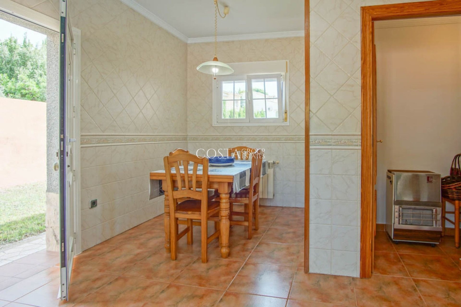 Herverkoop - Villa -
Pinoso - Los Pinos