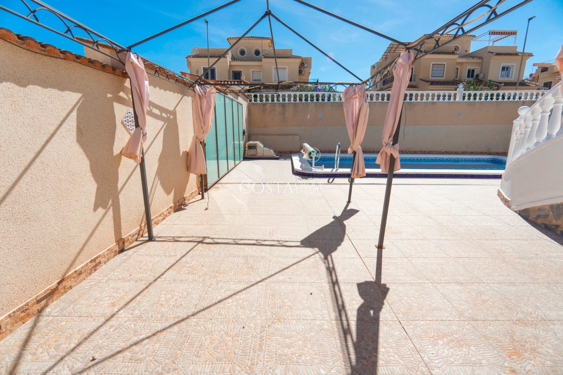 Herverkoop - Villa -
Rojales - Rojales Centro