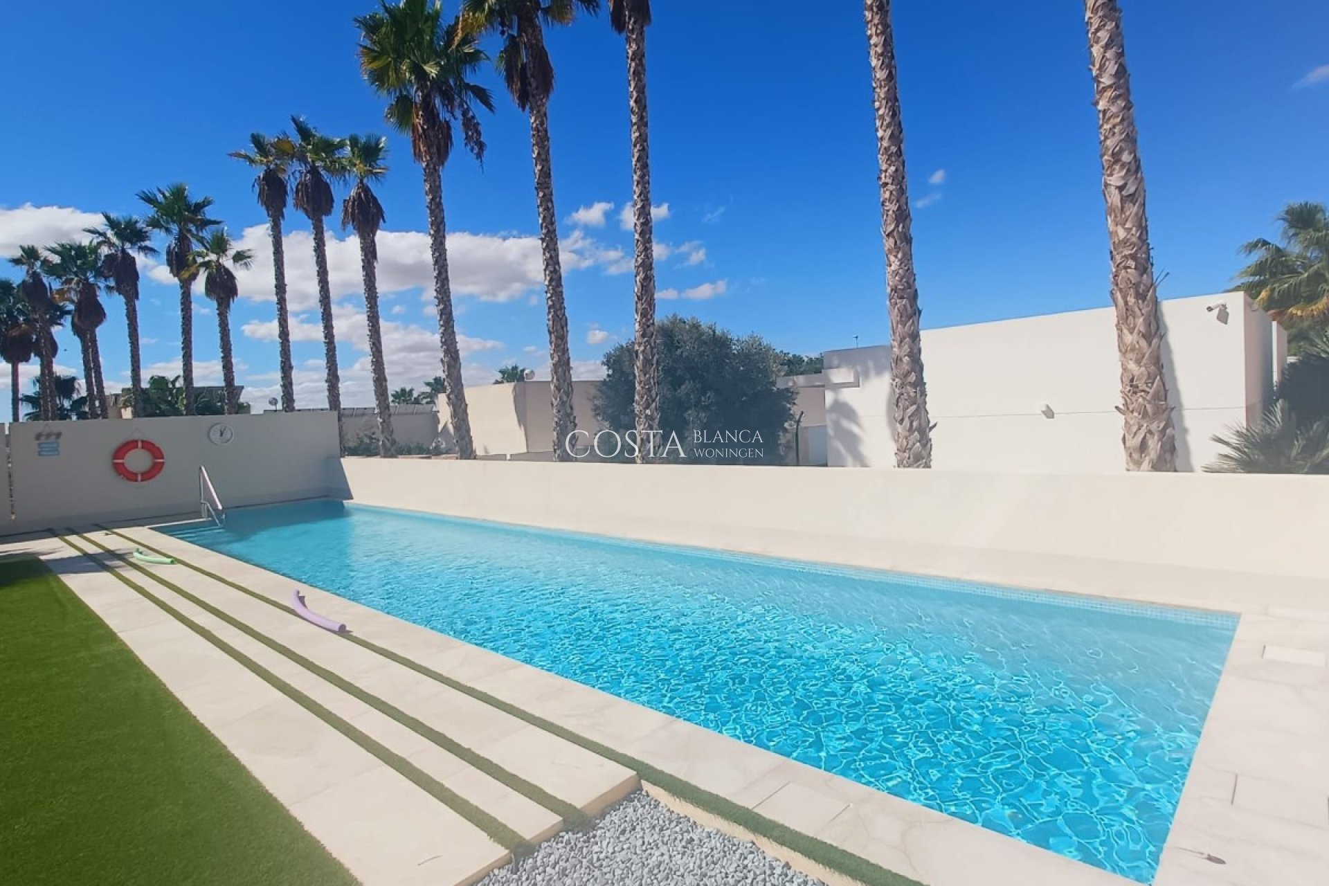 Herverkoop - Villa -
San Fulgencio - La Marina