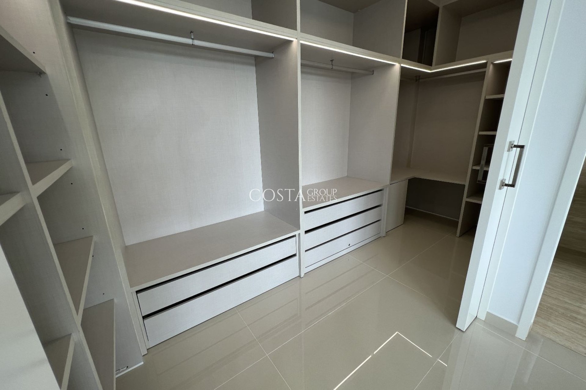 Herverkoop - Villa -
San Miguel de Salinas - San Miguel de Salinas Centro