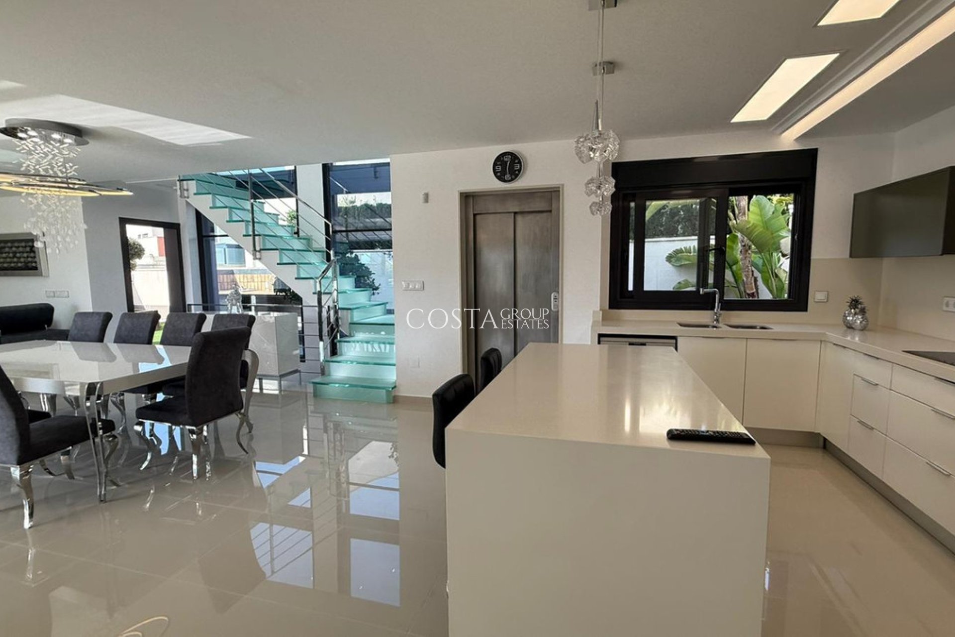 Herverkoop - Villa -
San Miguel de Salinas - San Miguel de Salinas Centro