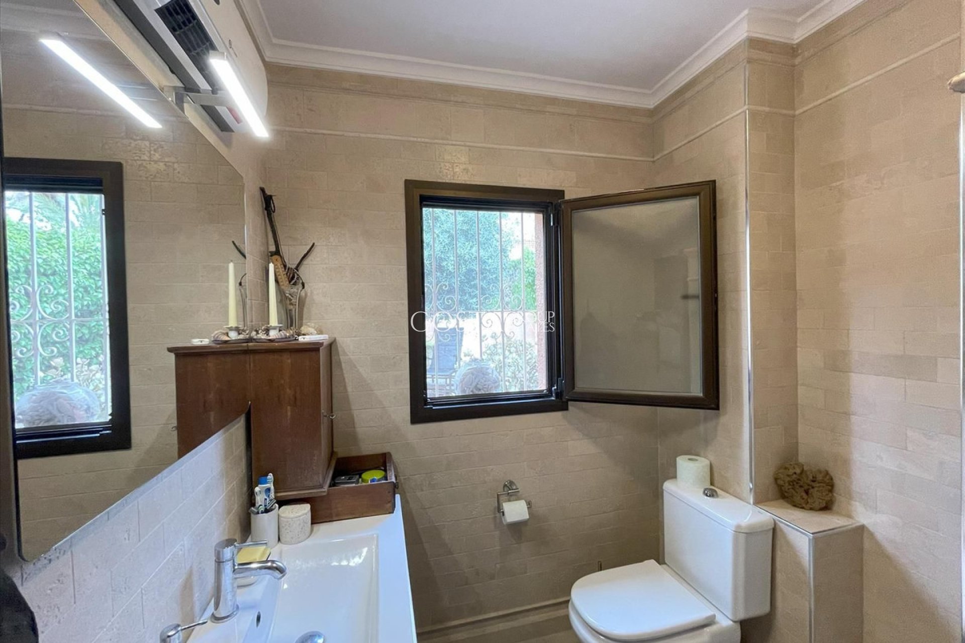 Herverkoop - Villa -
Teulada - Moraira