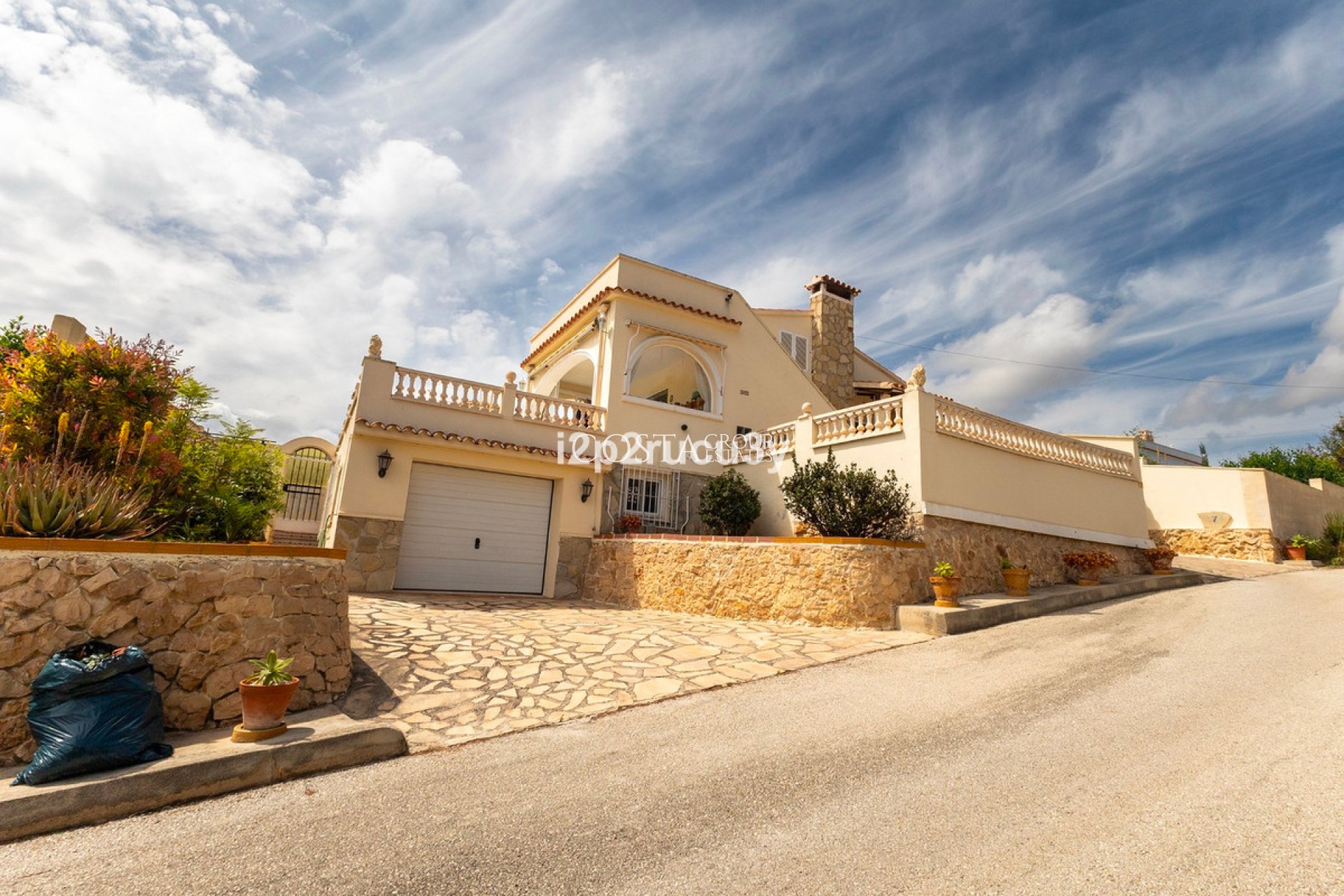 Herverkoop - Villa -
Teulada - Moraira