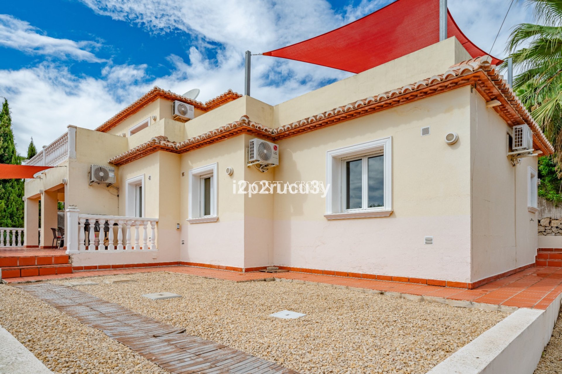 Herverkoop - Villa -
Teulada - Moraira