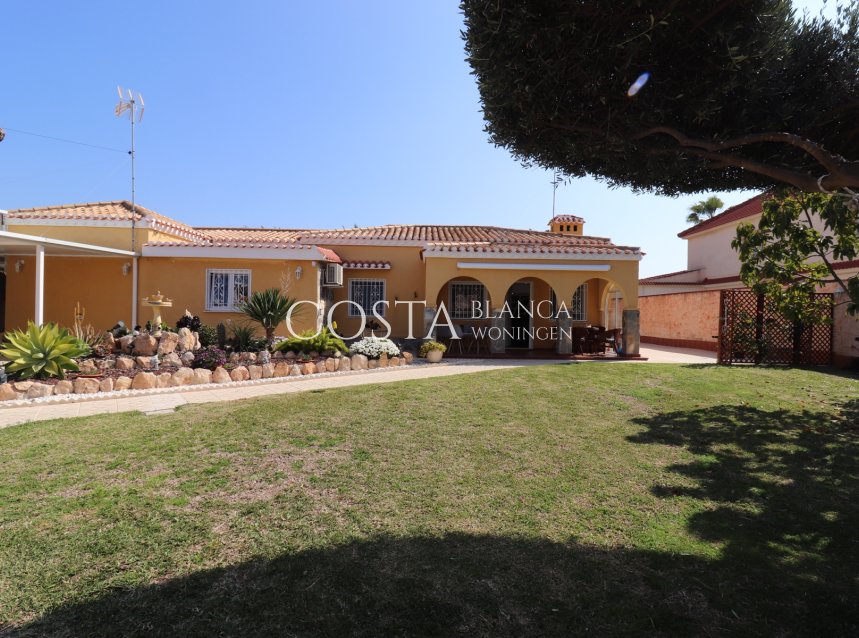 Herverkoop - Villa -
Torrevieja - Chaparral