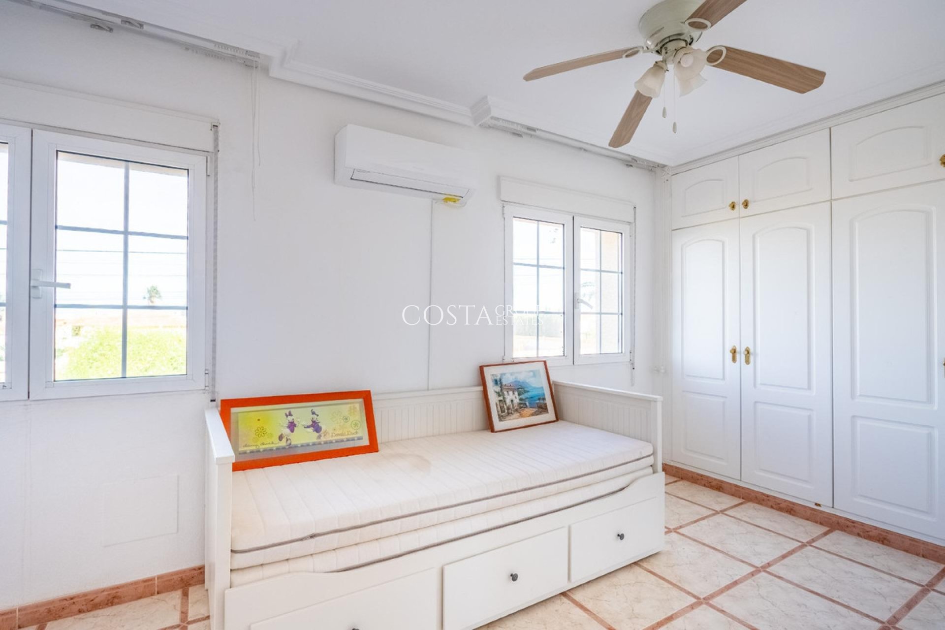 Herverkoop - Villa -
Torrevieja - El Chaparral