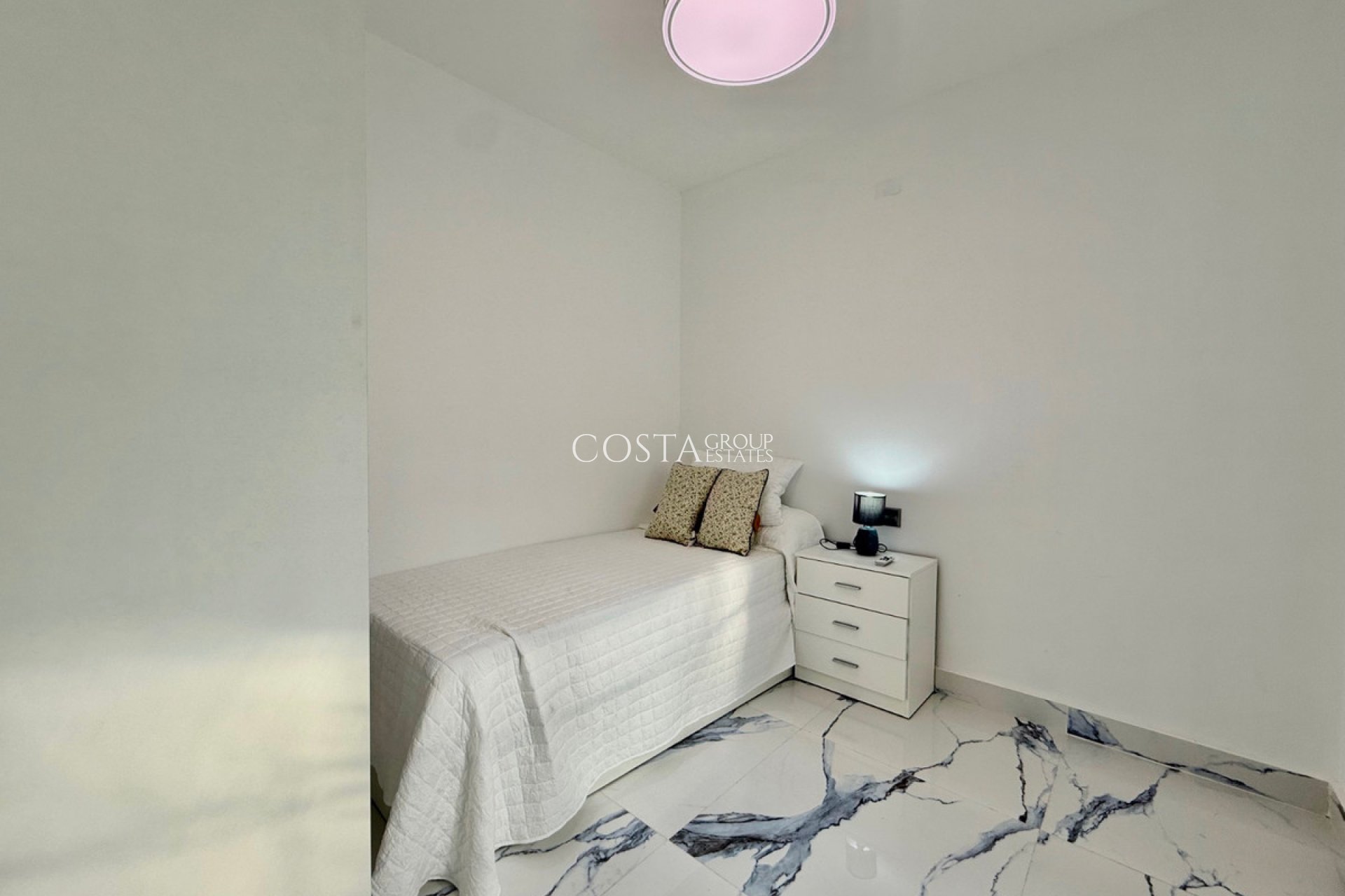 Herverkoop - Villa -
Torrevieja - El Chaparral