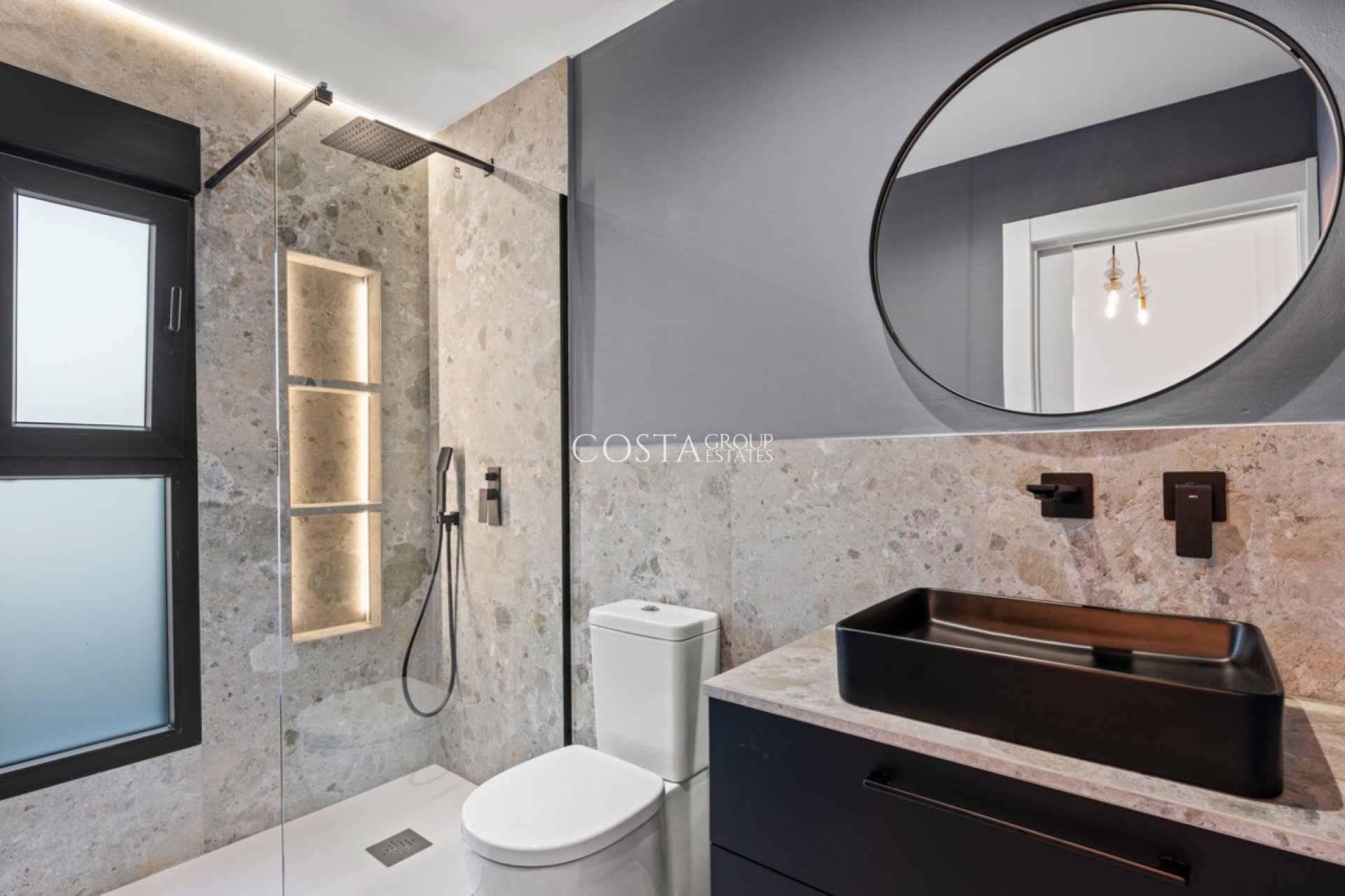 Herverkoop - Villa -
Torrevieja - El Chaparral