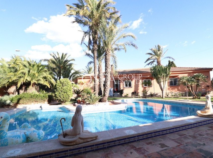 Herverkoop - Villa -
Torrevieja - El Chaparral