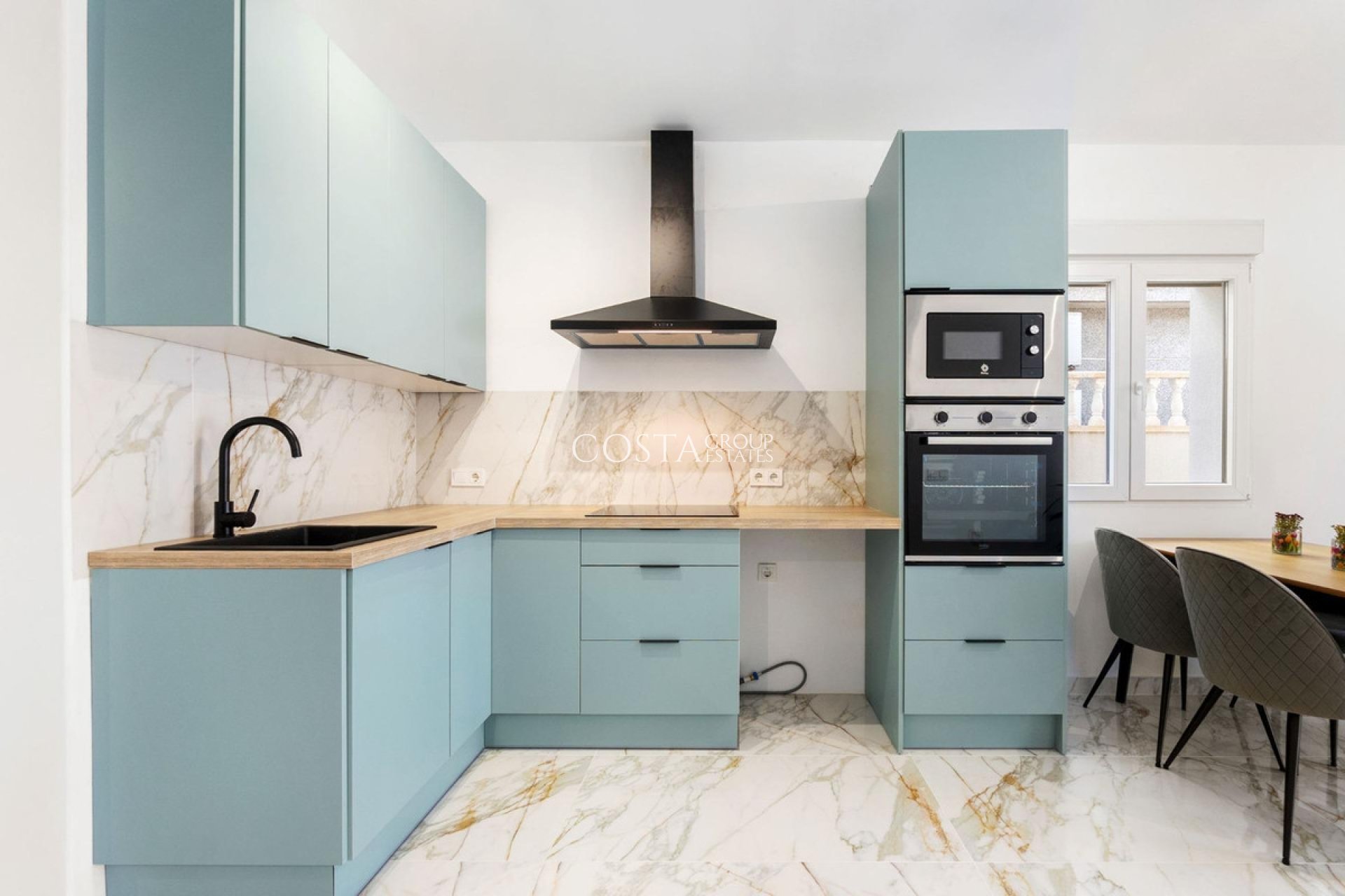 Herverkoop - Villa -
Torrevieja - El Chaparral