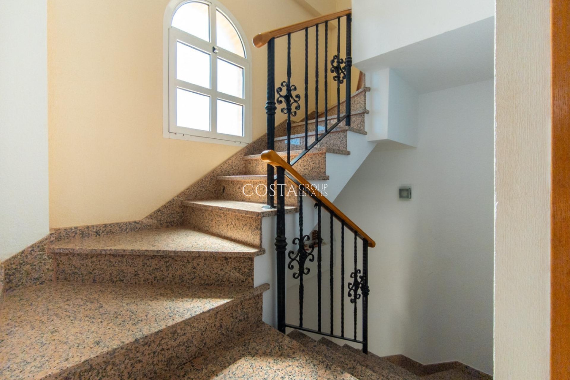 Herverkoop - Villa -
Torrevieja - La Mata