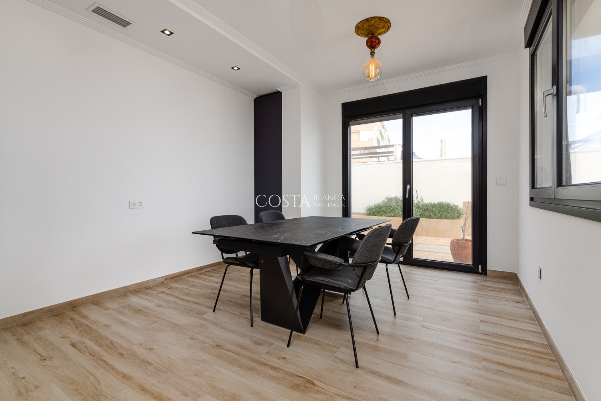 Herverkoop - Villa -
Torrevieja - La Mata