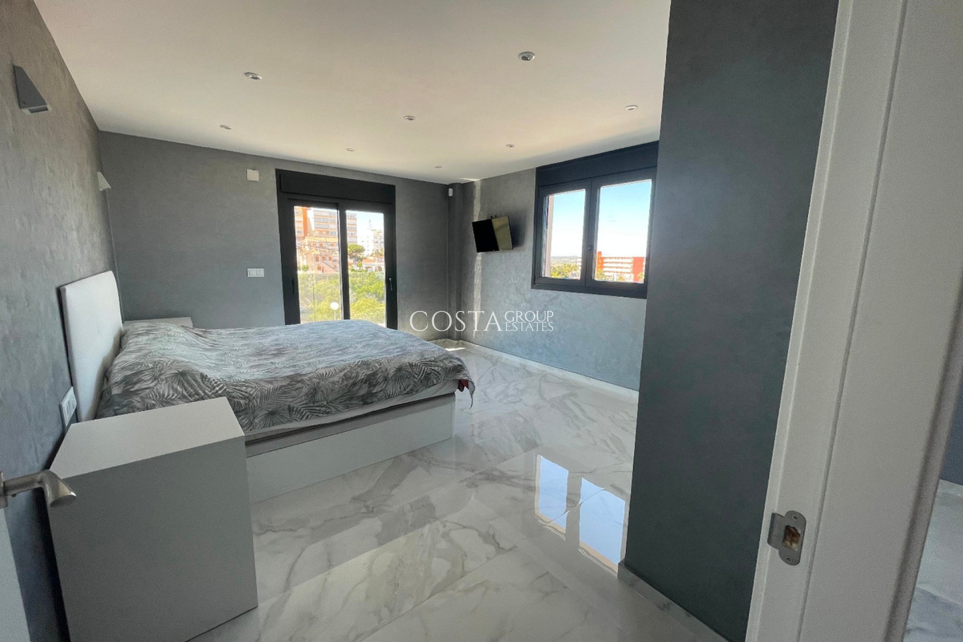 Herverkoop - Villa -
Torrevieja - La Mata