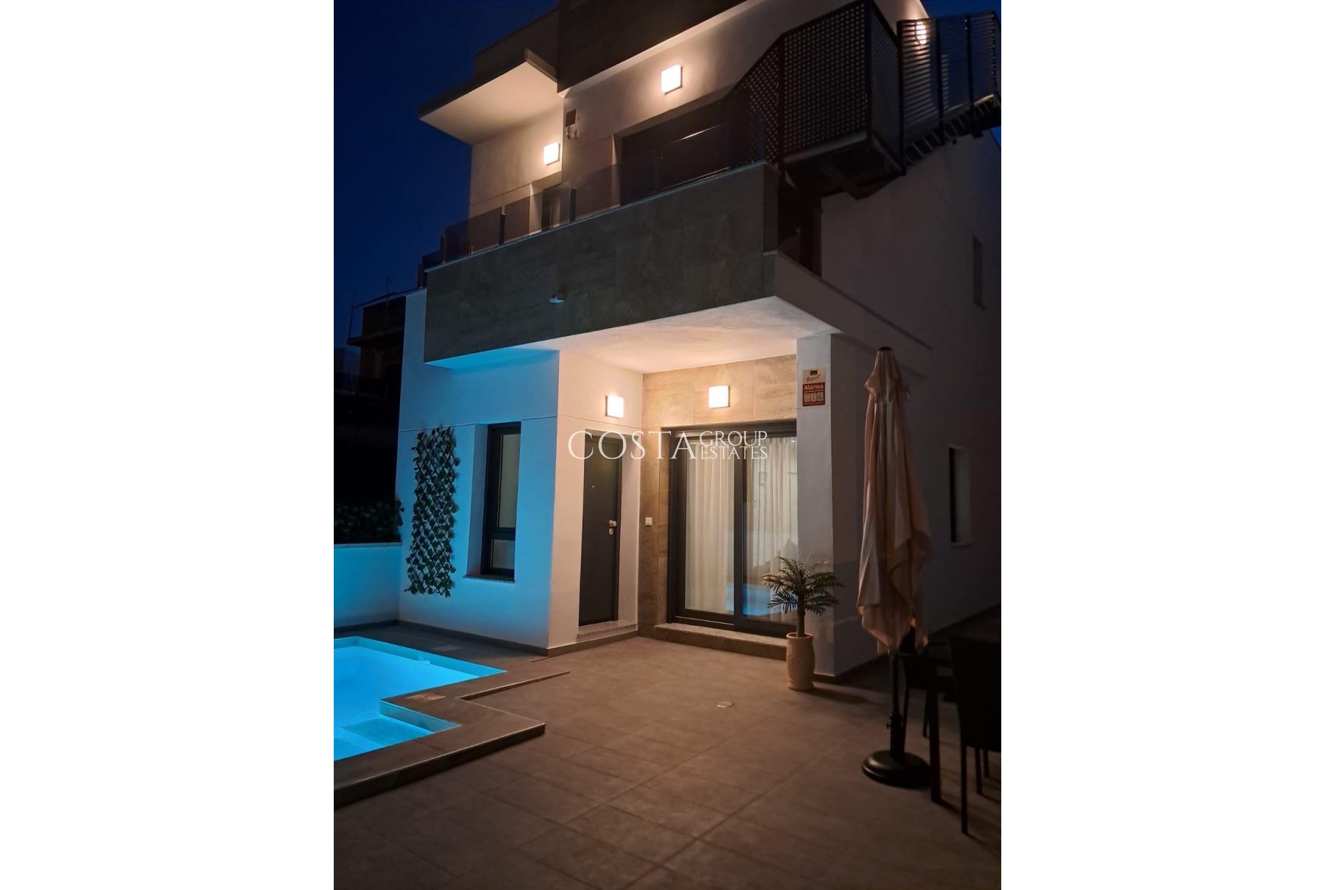 Herverkoop - Villa -
Torrevieja - La Siesta