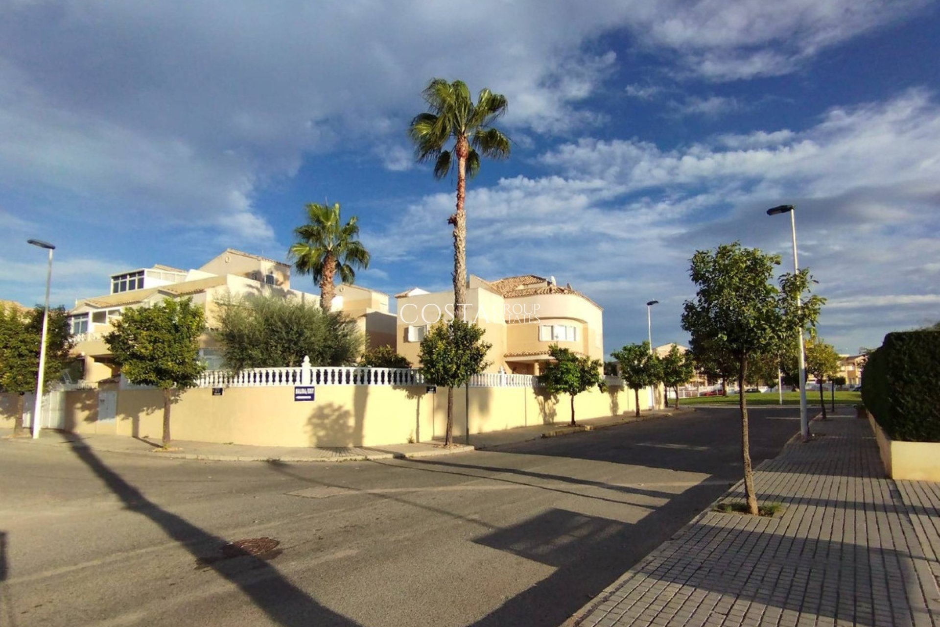 Herverkoop - Villa -
Torrevieja - La Siesta