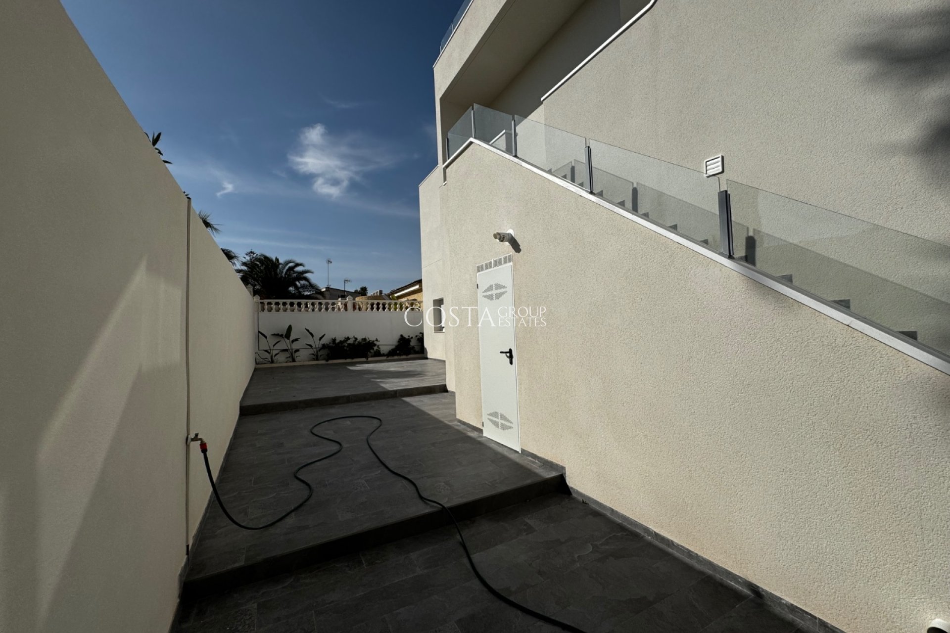 Herverkoop - Villa -
Torrevieja - Los Balcones