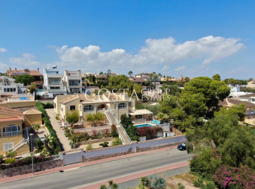 Herverkoop - Villa -
Torrevieja - Torrevieja Centro