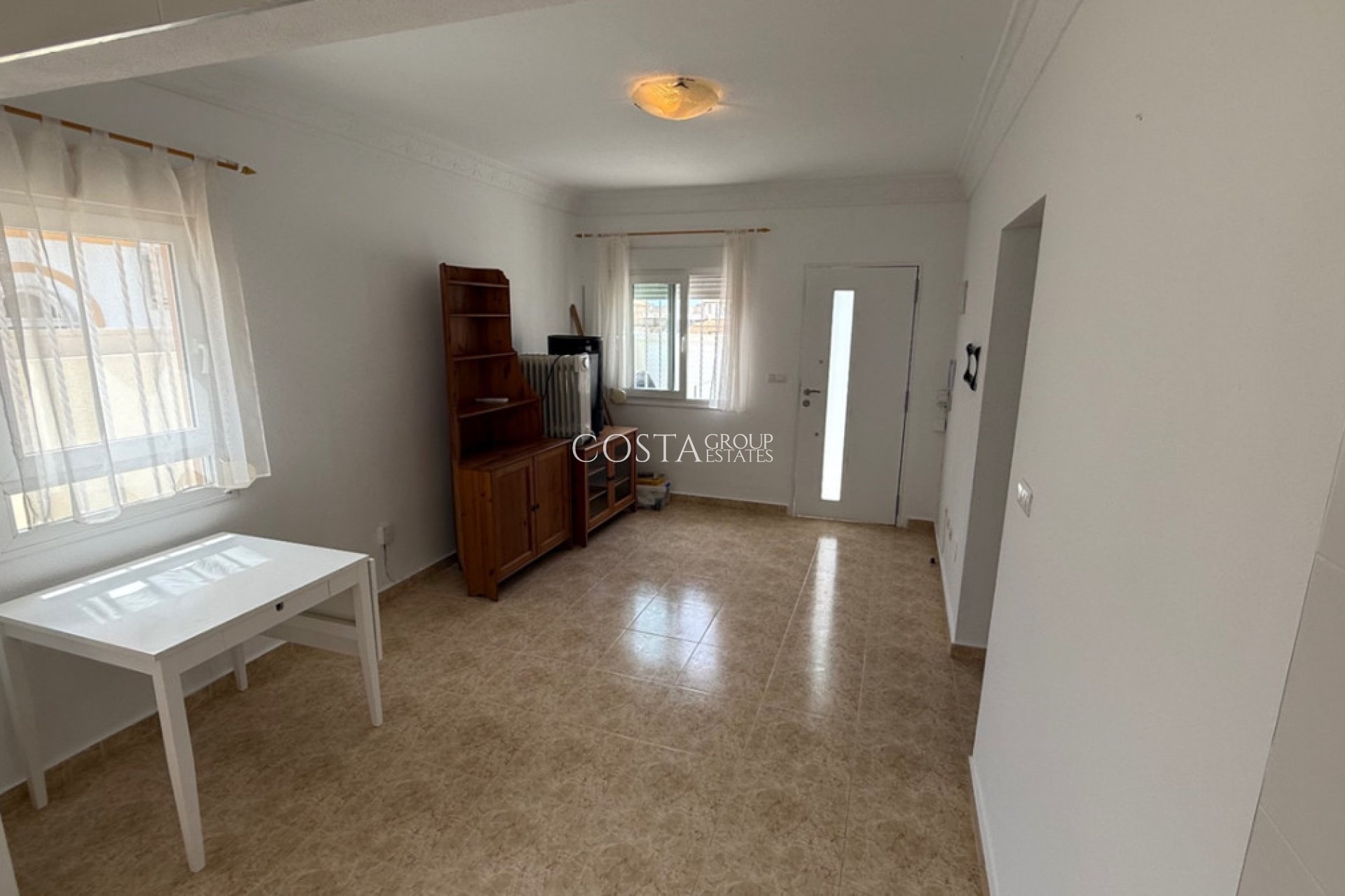 Herverkoop - Villa -
Torrevieja - Torrevieja Centro