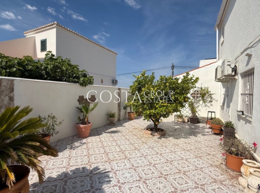 Herverkoop - Villa -
Torrevieja - Torrevieja Centro