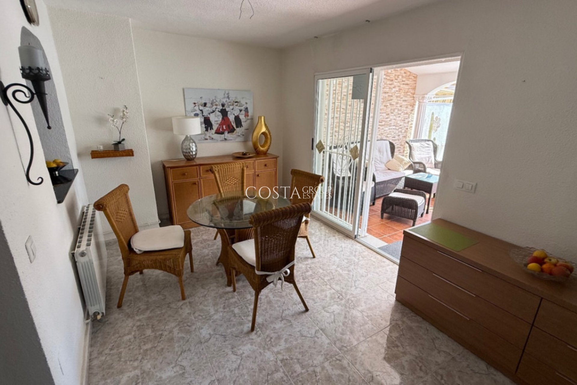 Herverkoop - Villa -
Torrevieja - Torrevieja Centro