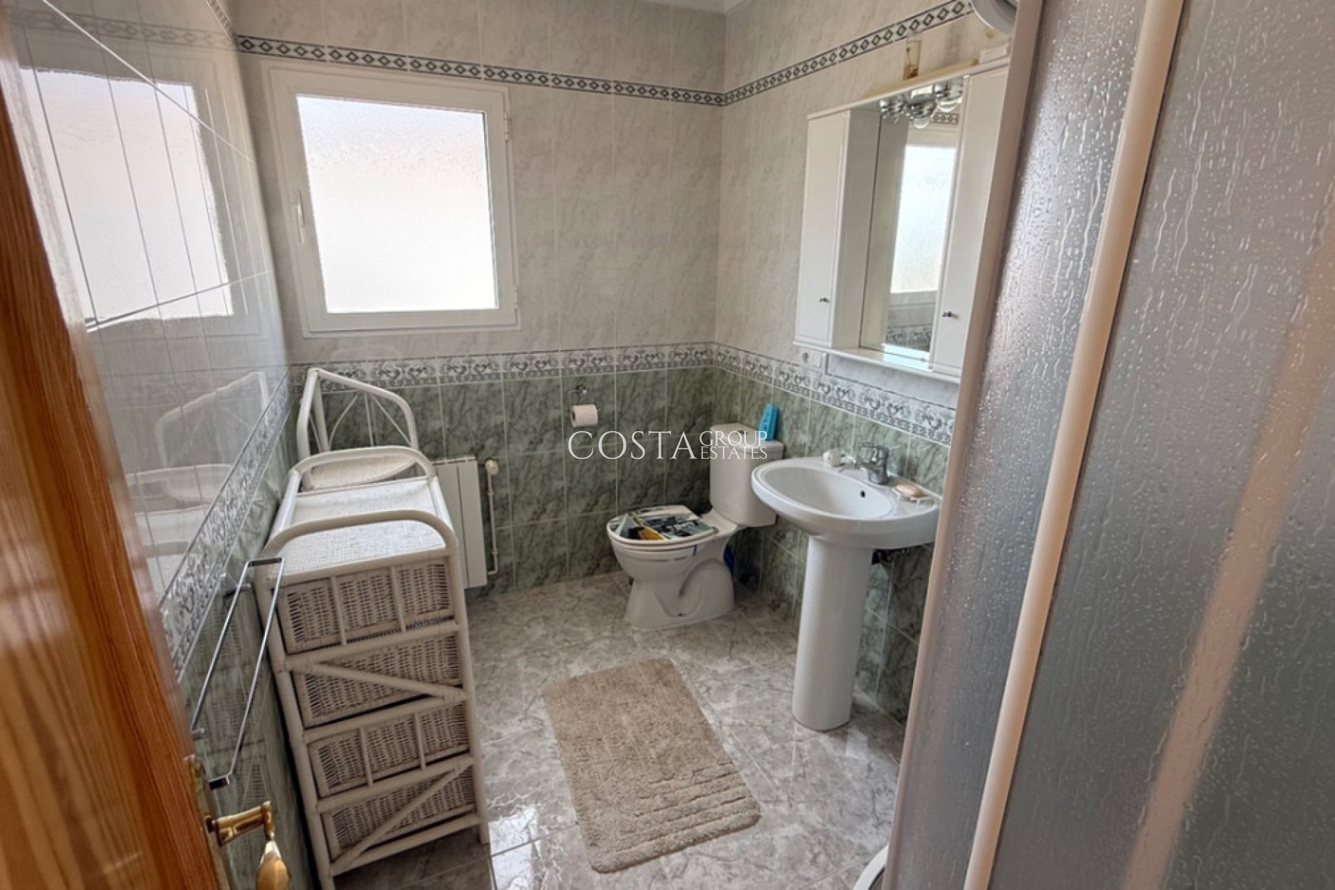 Herverkoop - Villa -
Torrevieja - Torrevieja Centro