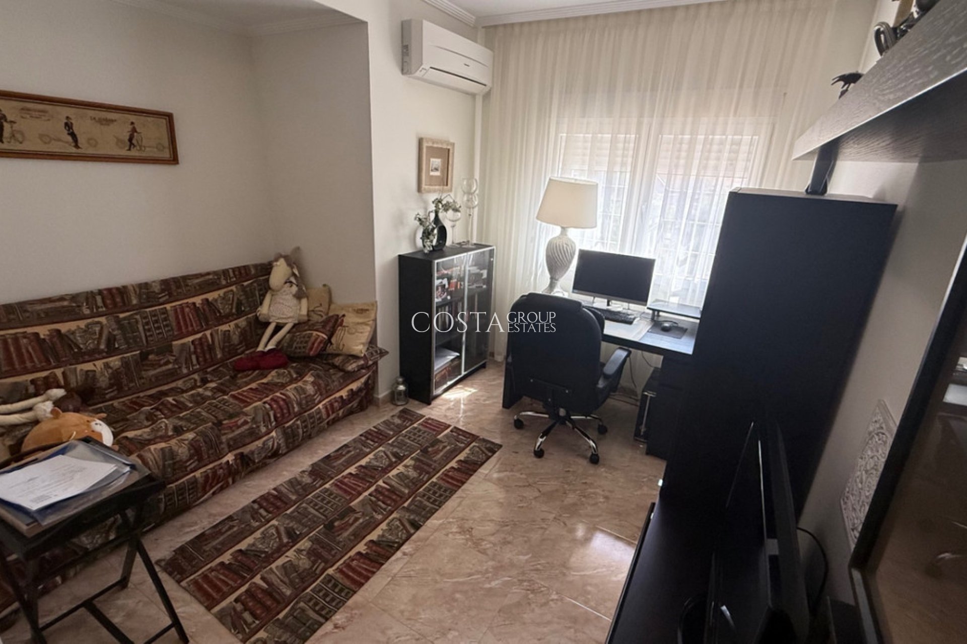 Herverkoop - Villa -
Torrevieja - Torrevieja Centro