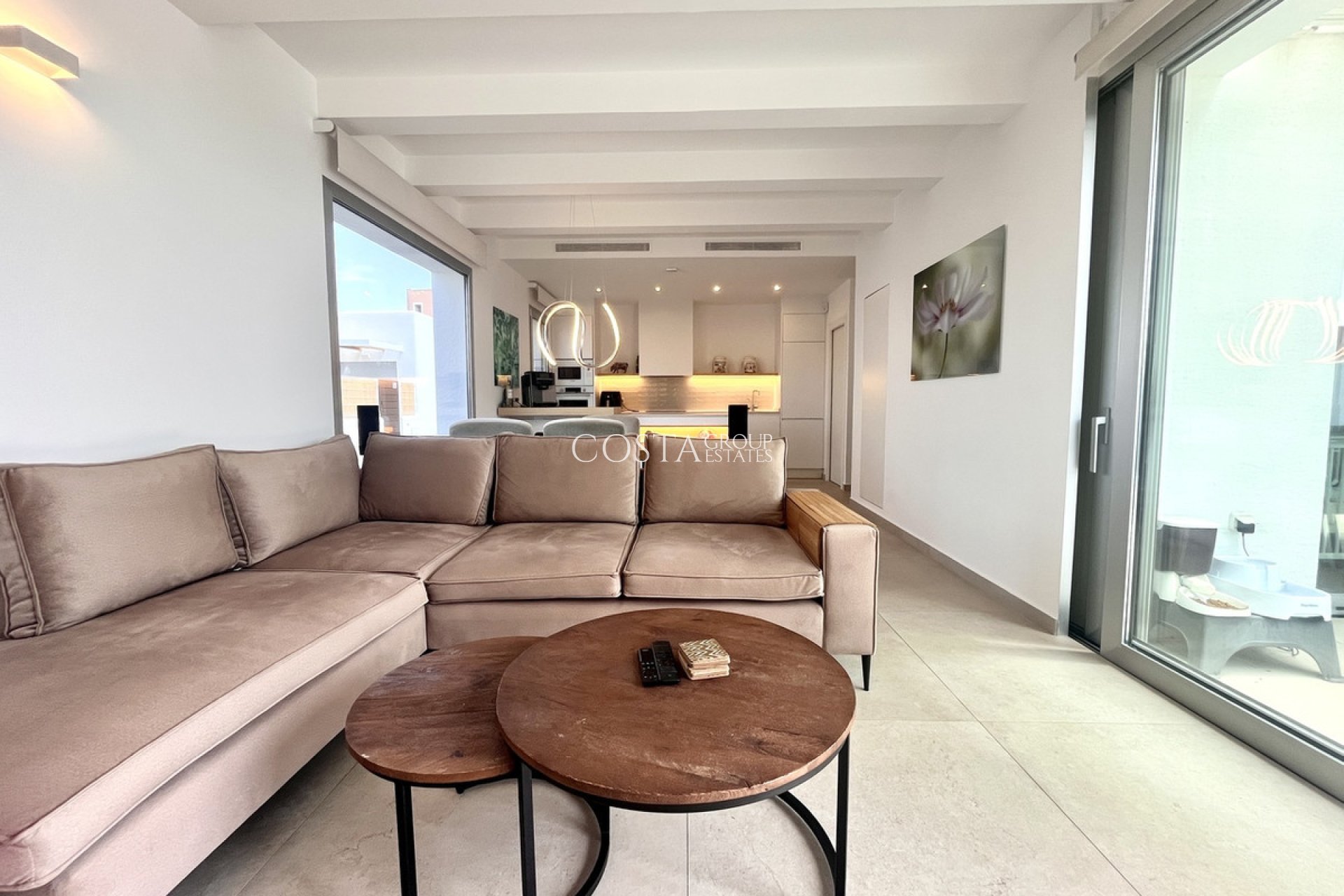 Herverkoop - Villa -
Torrevieja - Torrevieja Centro