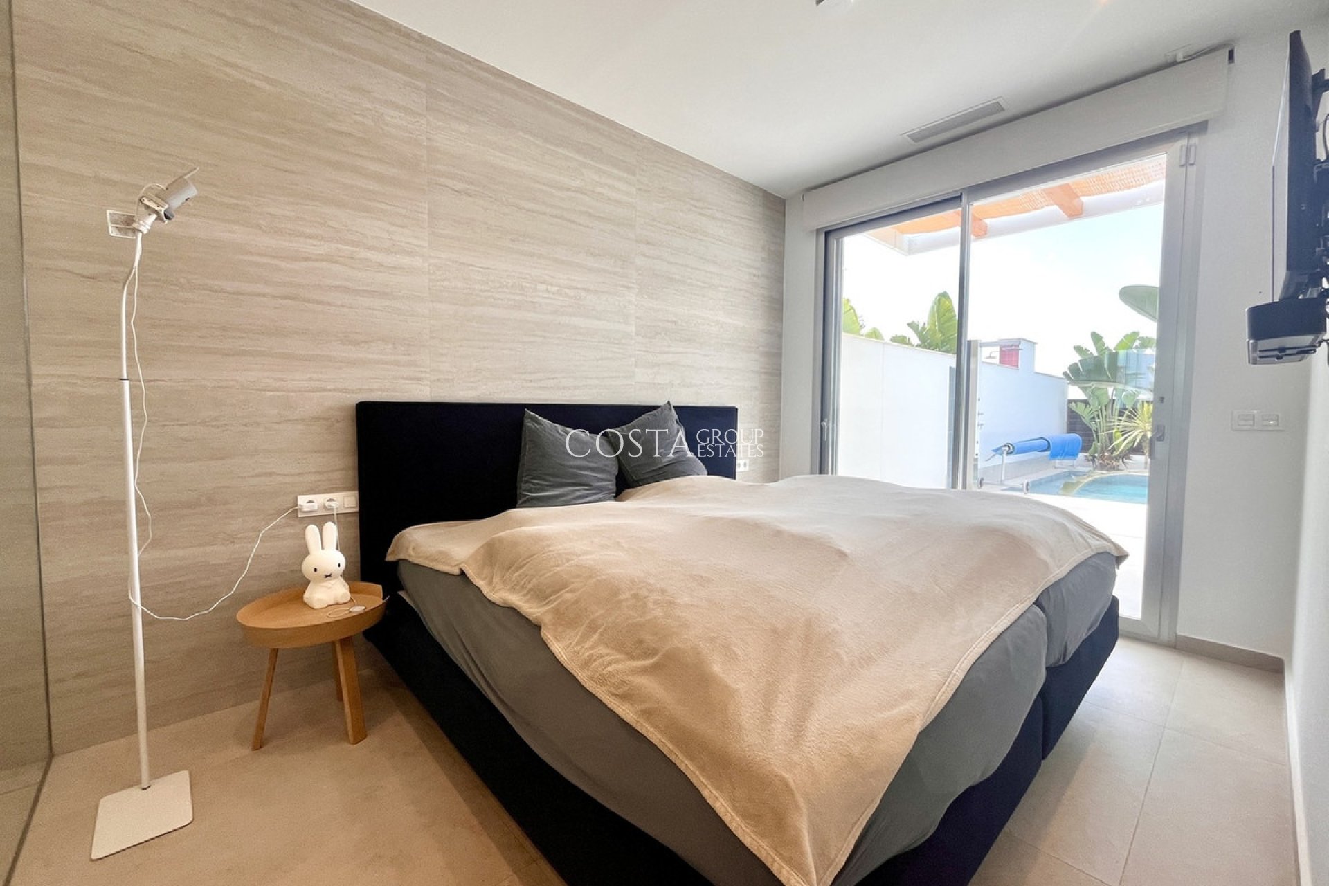 Herverkoop - Villa -
Torrevieja - Torrevieja Centro