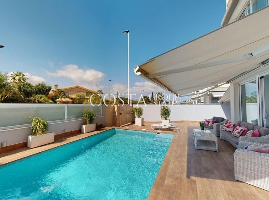 Herverkoop - Villa -
Torrevieja - Torrevieja Centro