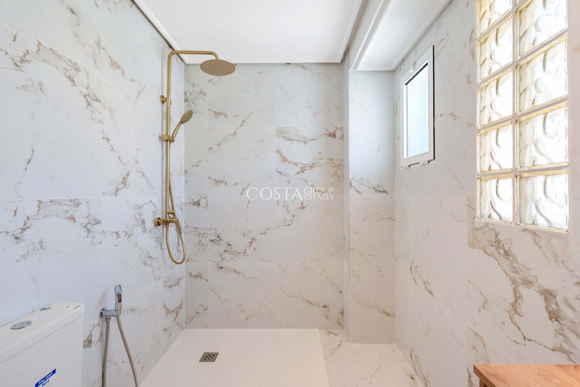 Herverkoop - Villa -
Torrevieja - Torrevieja Centro