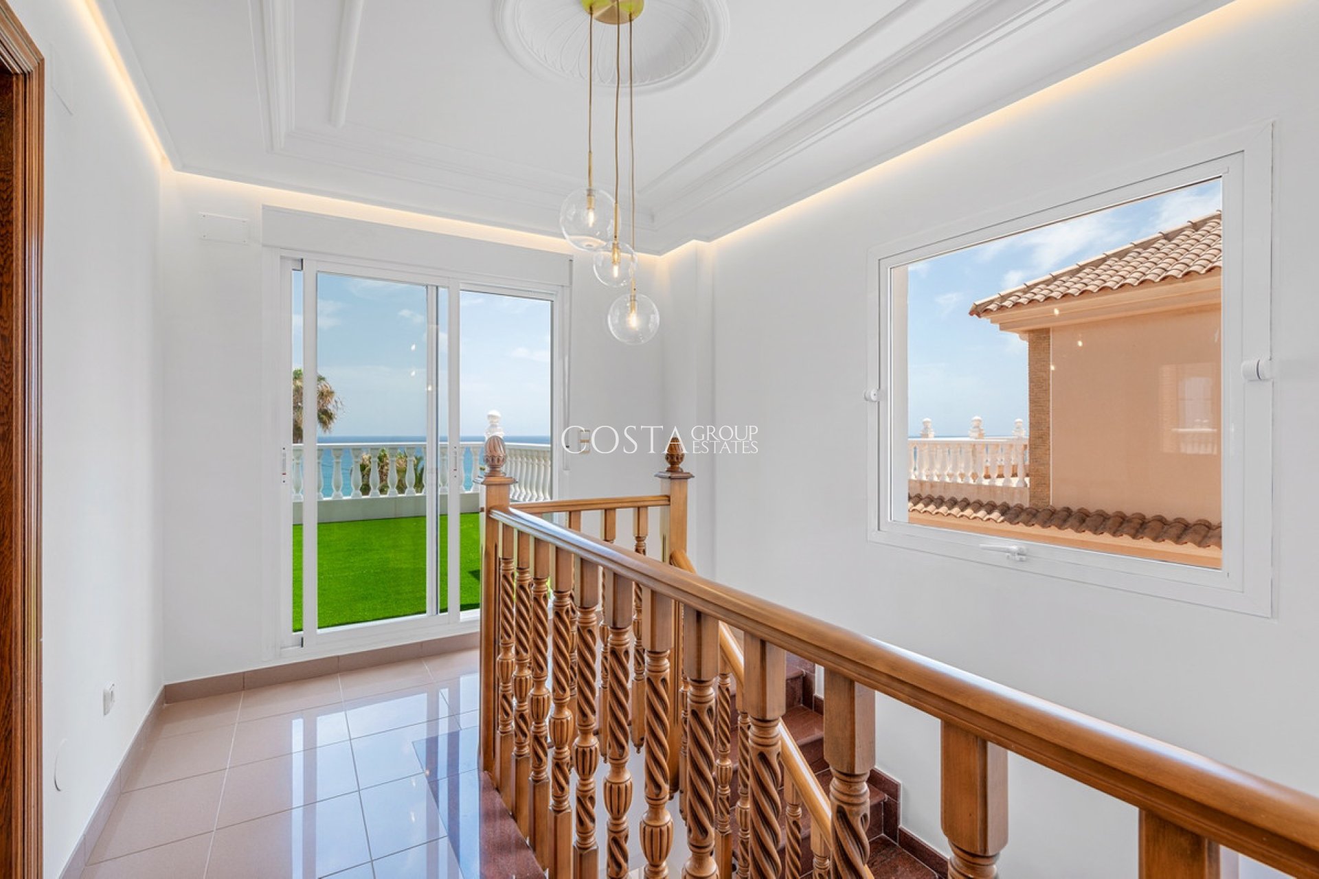 Herverkoop - Villa -
Torrevieja - Torrevieja Centro