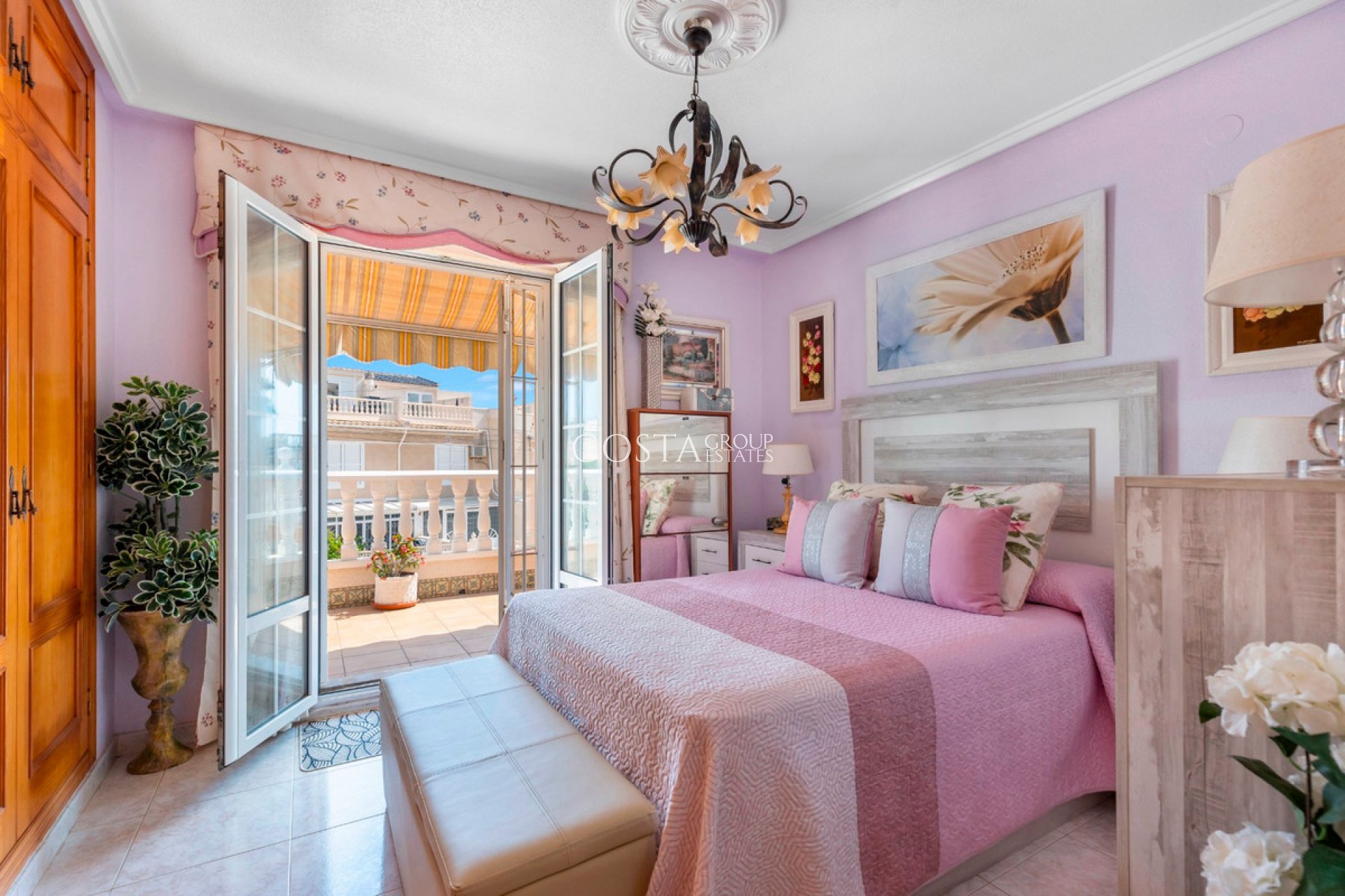 Herverkoop - Villa -
Torrevieja - Torrevieja Centro