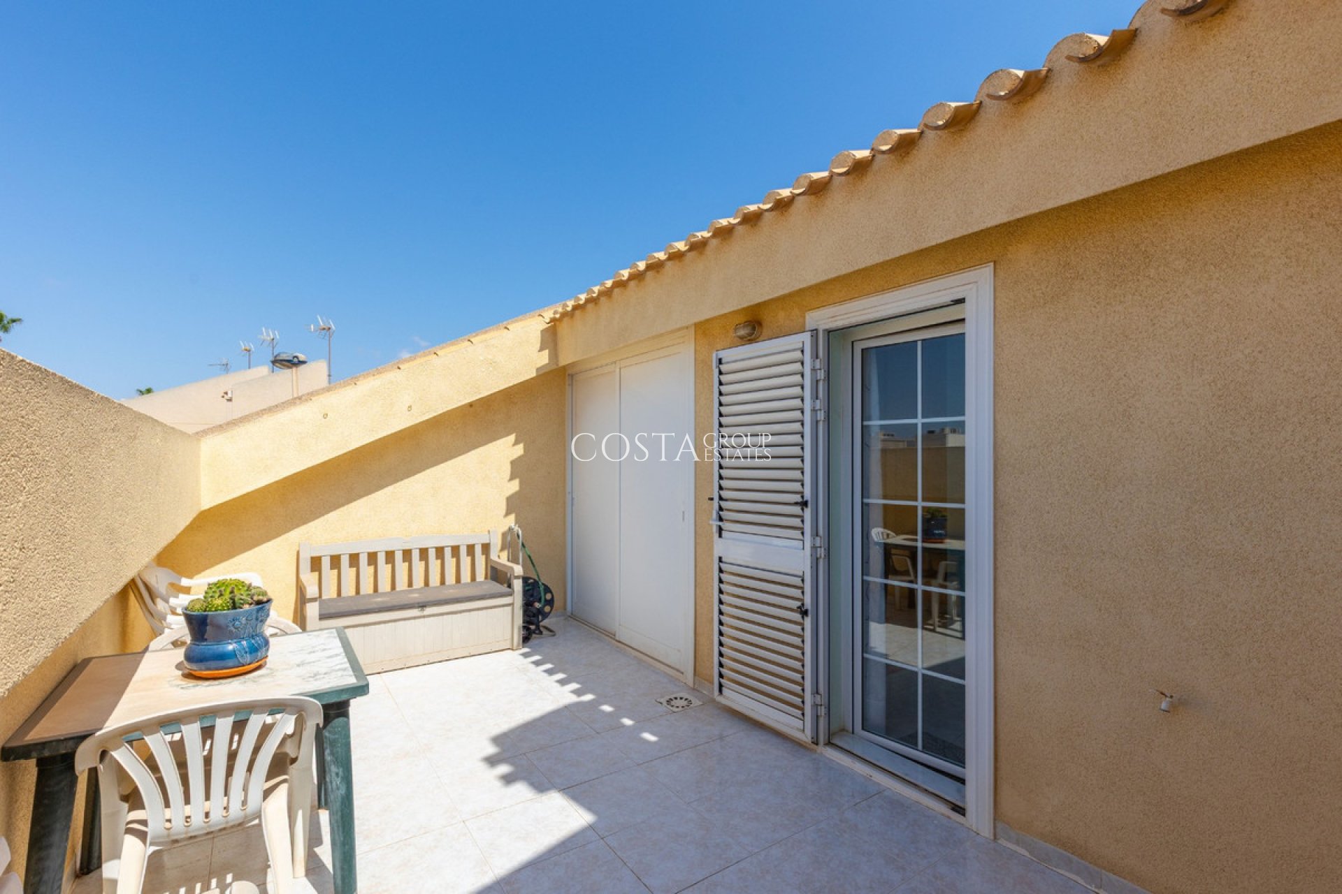 Herverkoop - Villa -
Torrevieja - Torrevieja Centro