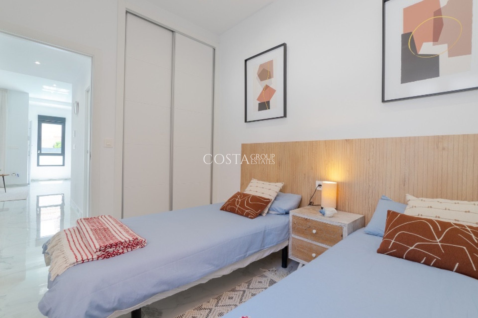 Herverkoop - Villa -
Torrevieja - Torrevieja Centro