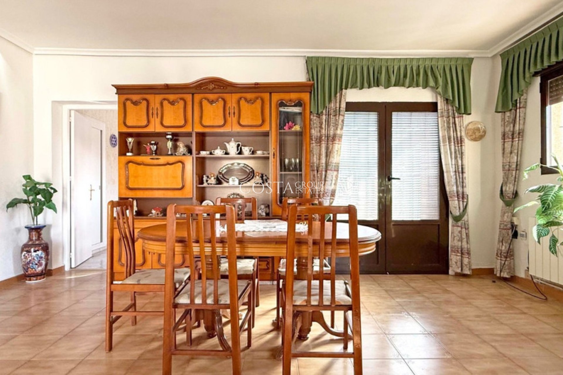 Herverkoop - Villa -
Torrevieja - Torrevieja Centro