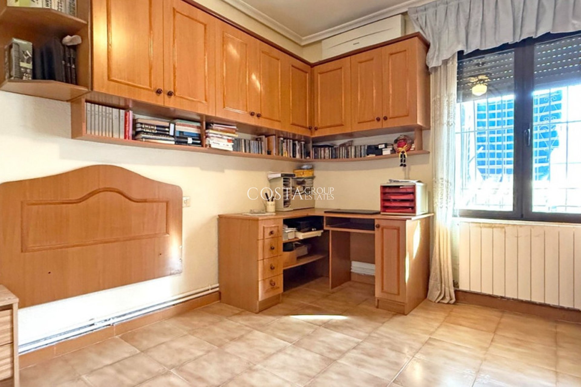 Herverkoop - Villa -
Torrevieja - Torrevieja Centro