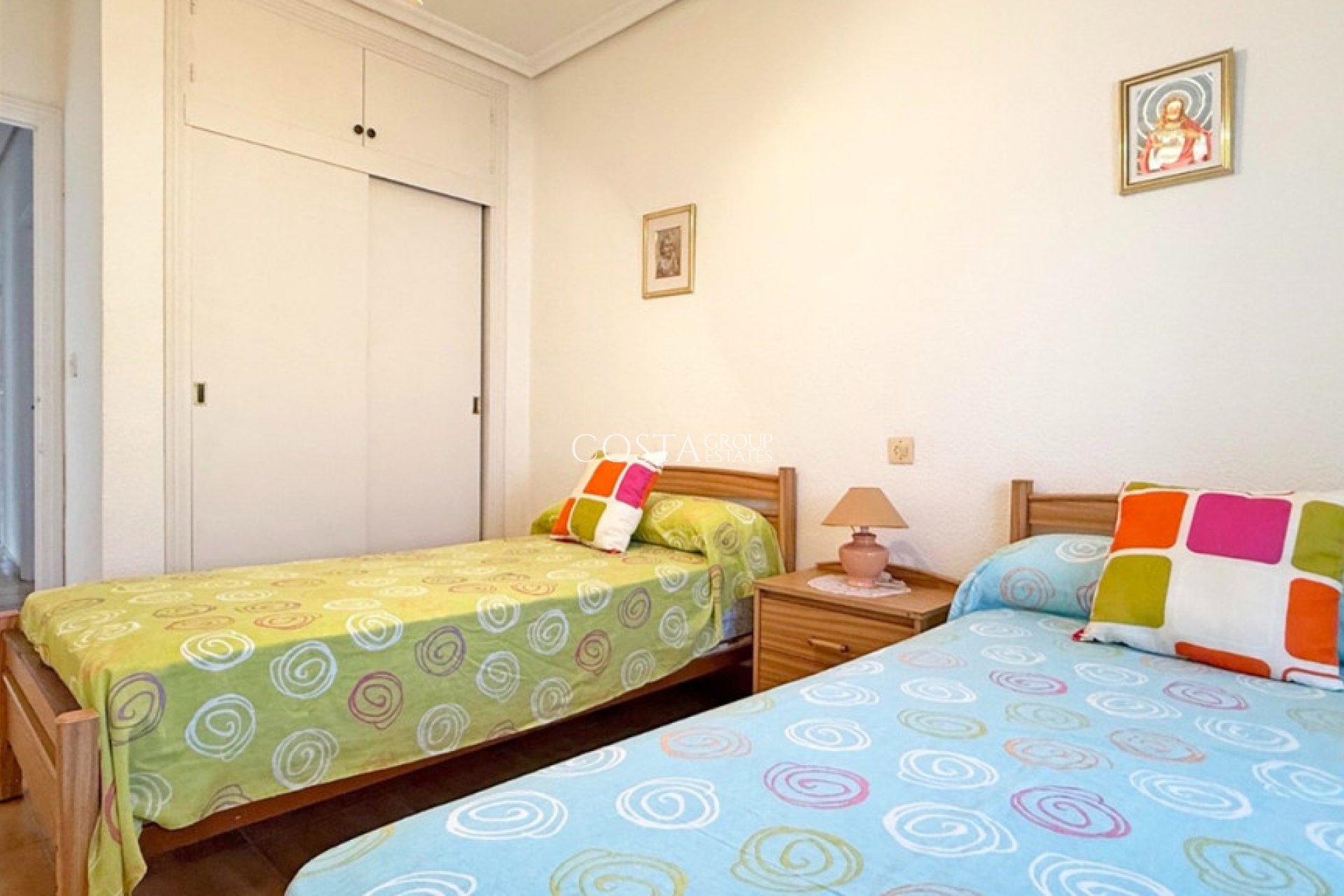 Herverkoop - Villa -
Torrevieja - Torrevieja Centro