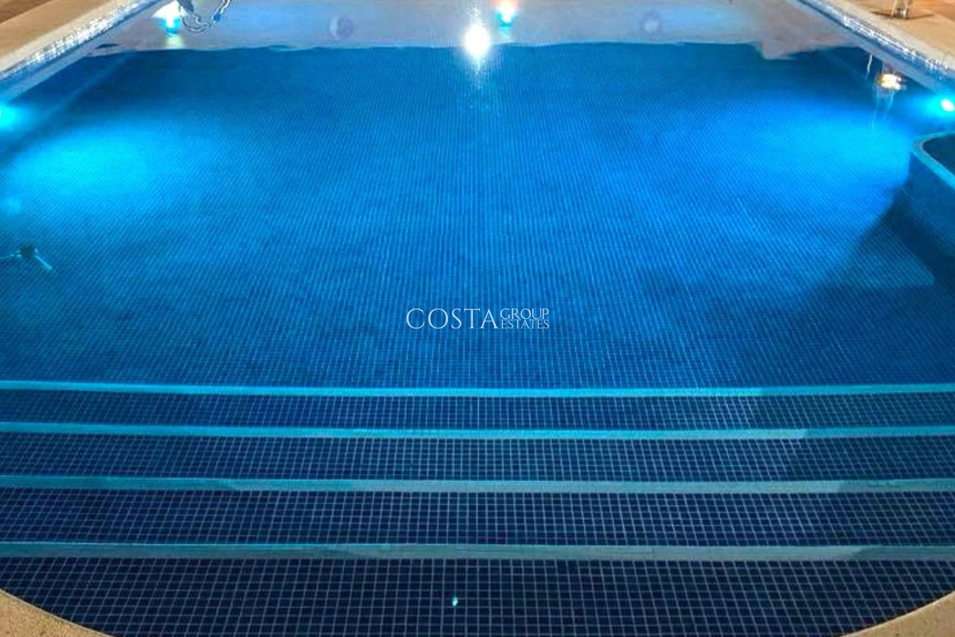 Herverkoop - Villa -
Torrevieja - Torrevieja Centro