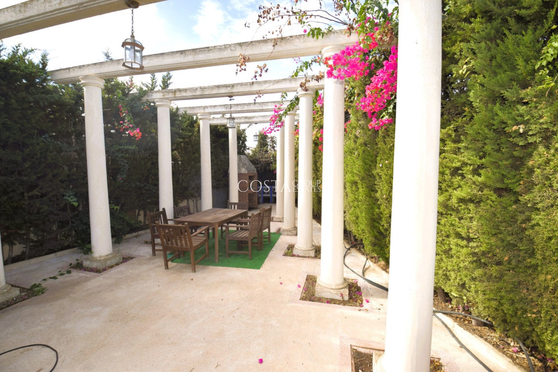 Herverkoop - Villa -
Torrevieja - Torrevieja Centro