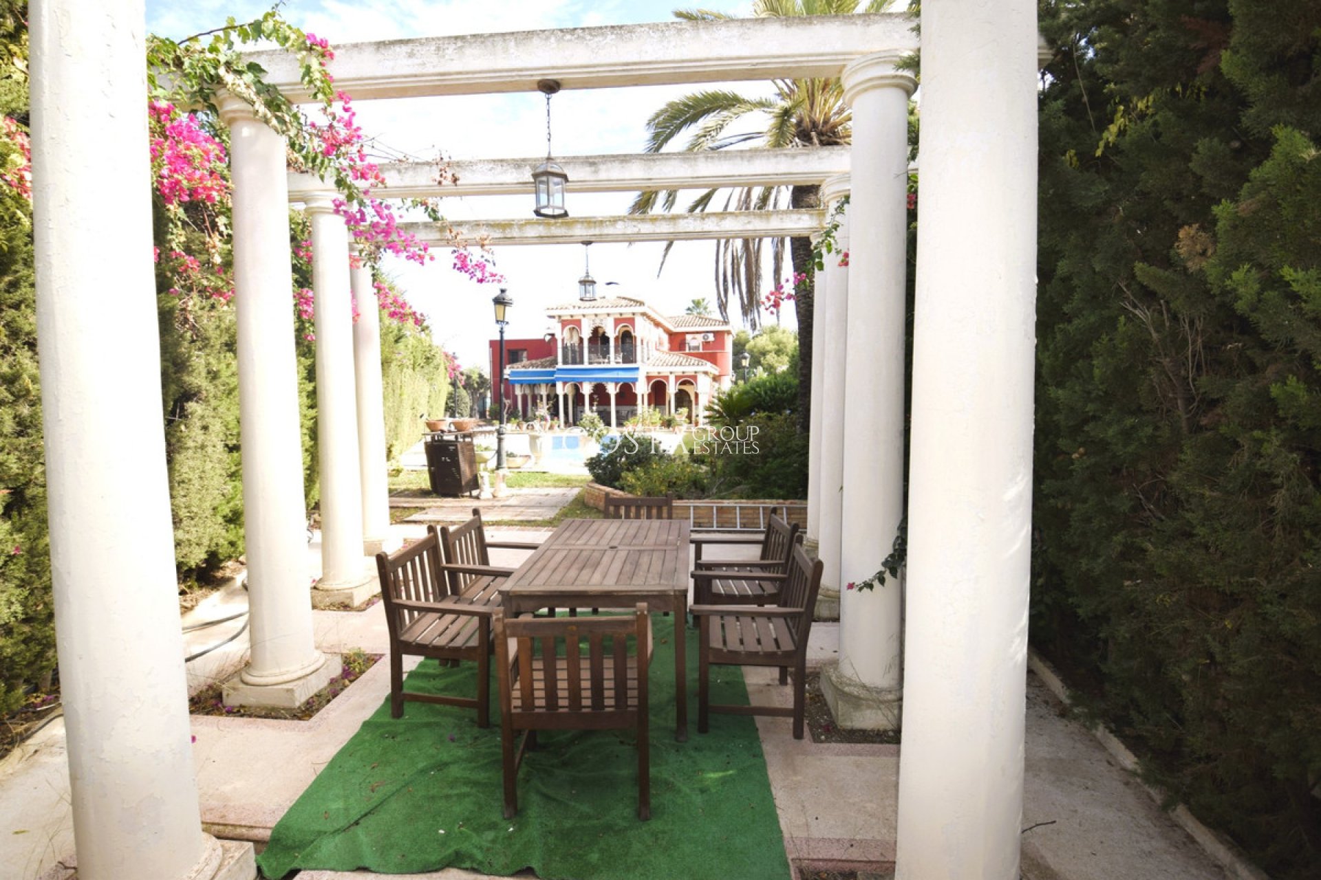 Herverkoop - Villa -
Torrevieja - Torrevieja Centro