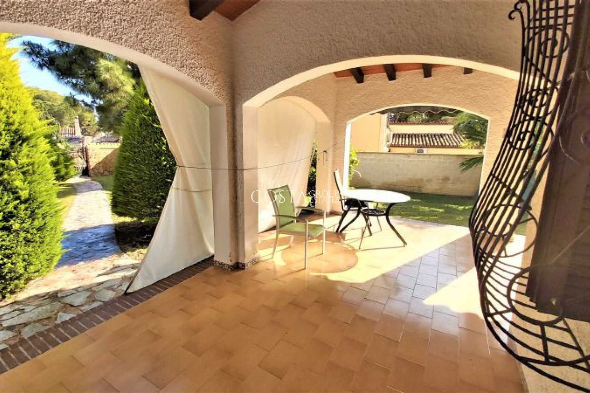 Herverkoop - Villa -
Torrevieja - Torrevieja Centro