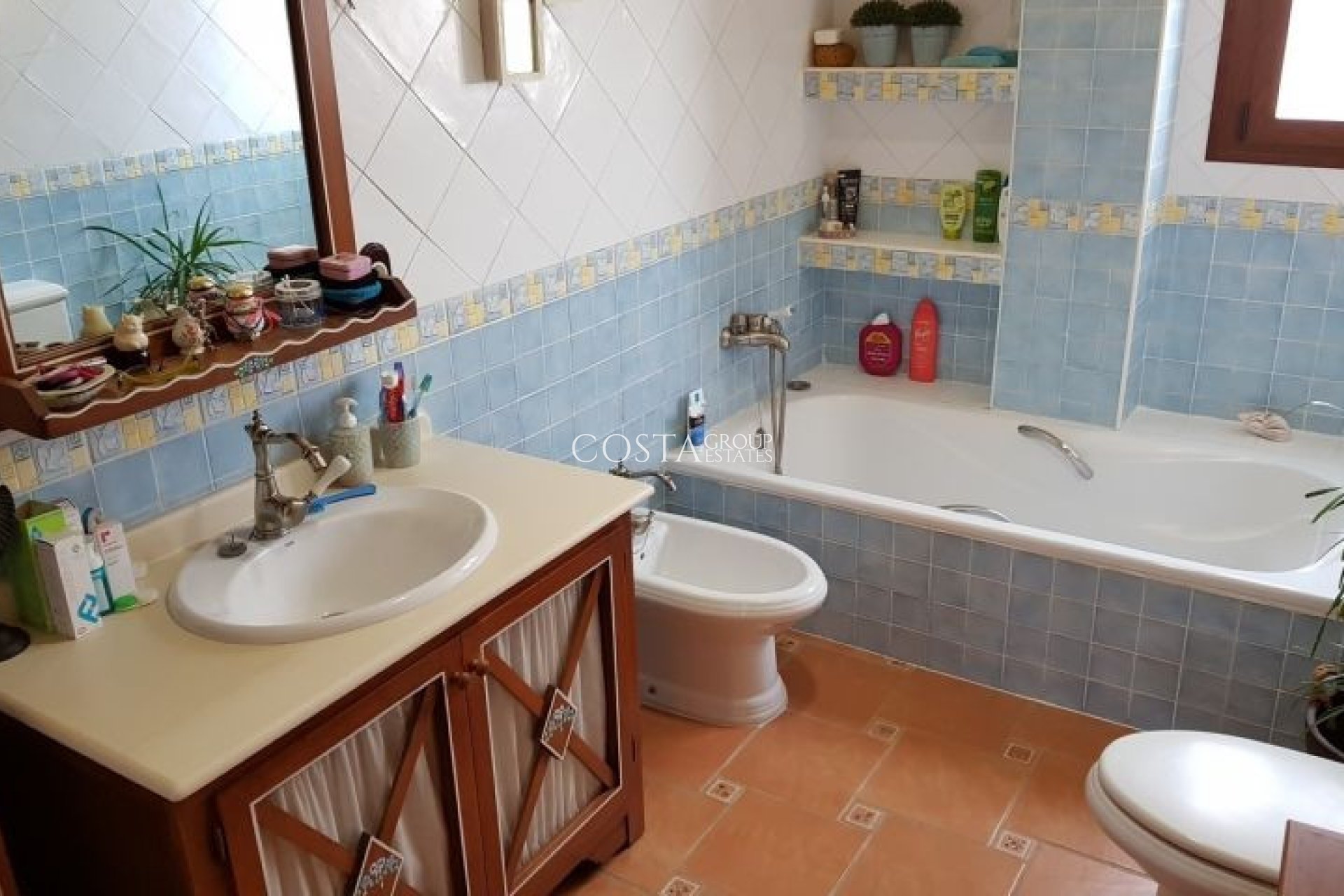 Herverkoop - Villa -
Torrevieja - Torrevieja Centro