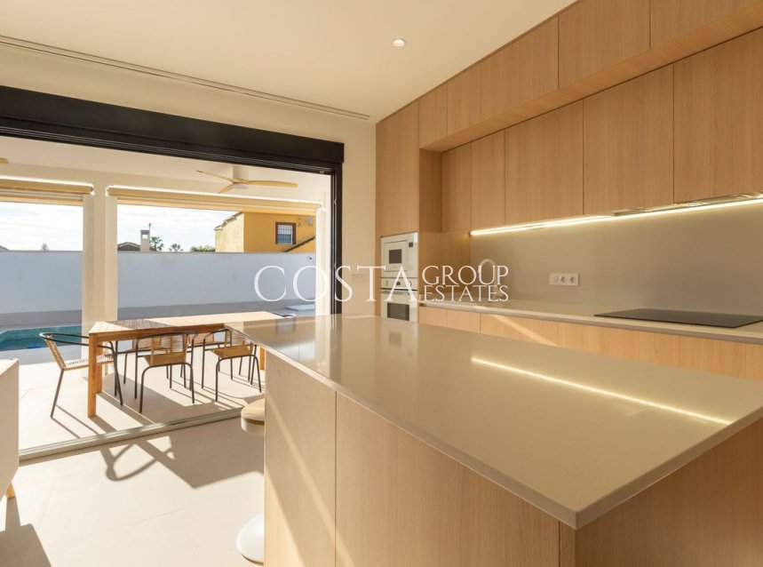 Herverkoop - Villa -
Torrevieja - Torrevieja Centro