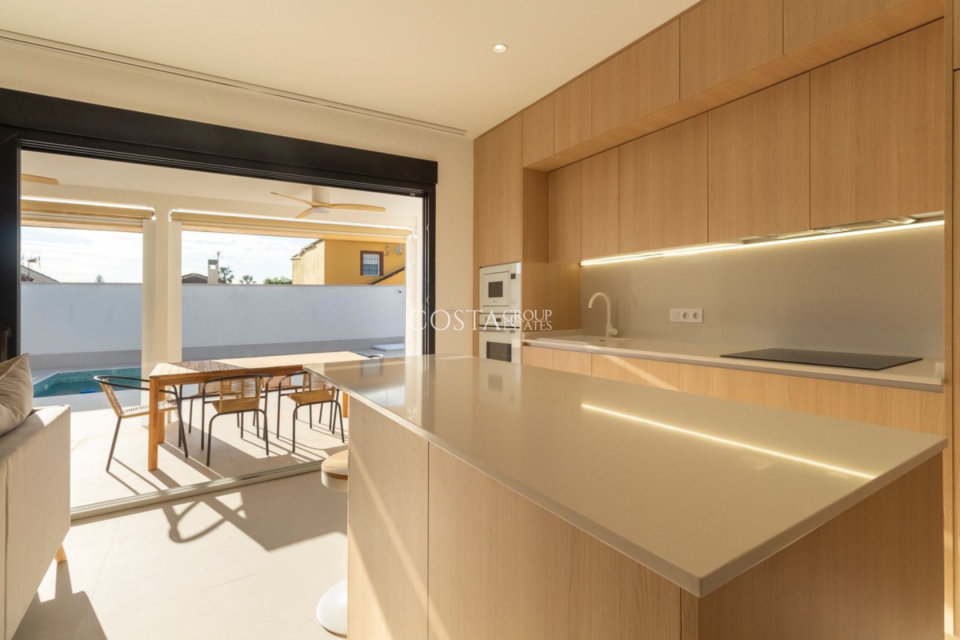 Herverkoop - Villa -
Torrevieja - Torrevieja Centro