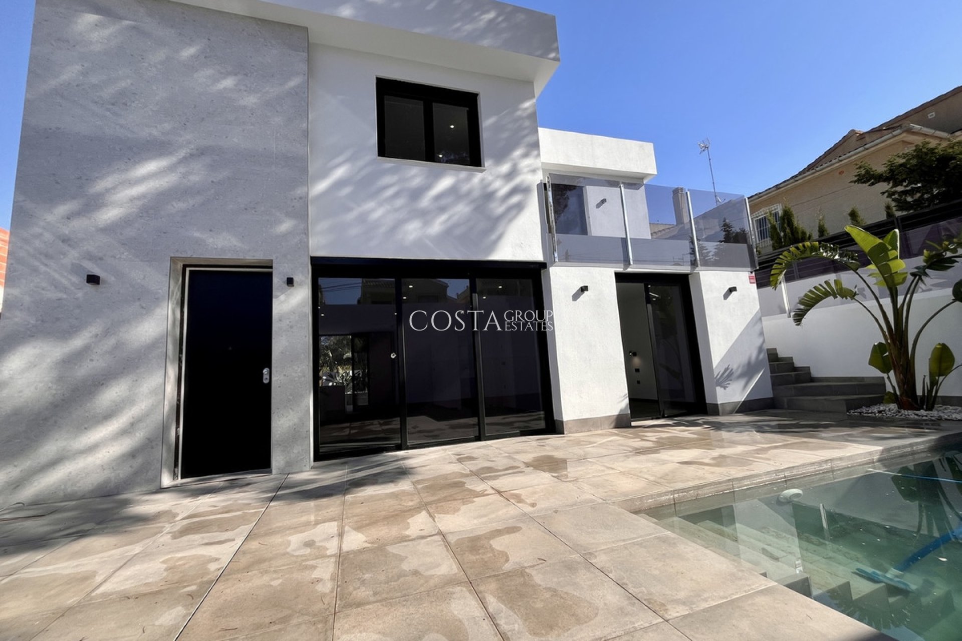 Herverkoop - Villa -
Torrevieja - Torrevieja Centro